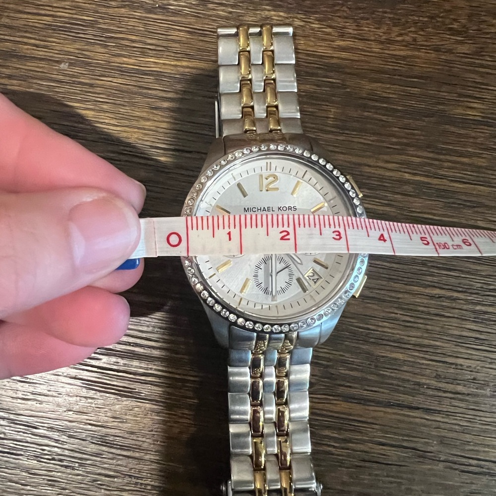 Ladies Michael Kors MK-5098 two tone watch. - Picture 5 of 6